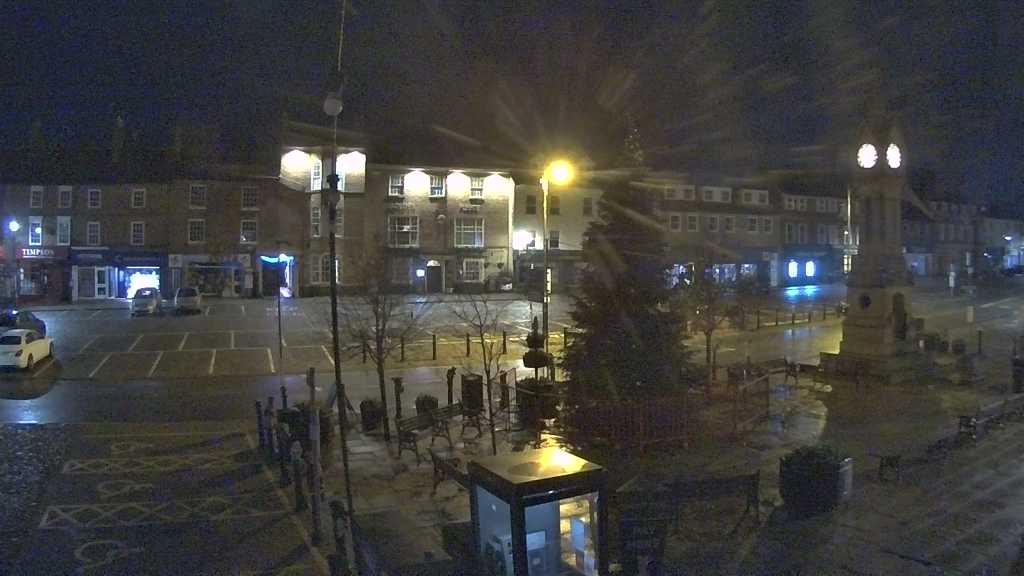 Thirsk webcam overlooking the Market Place
