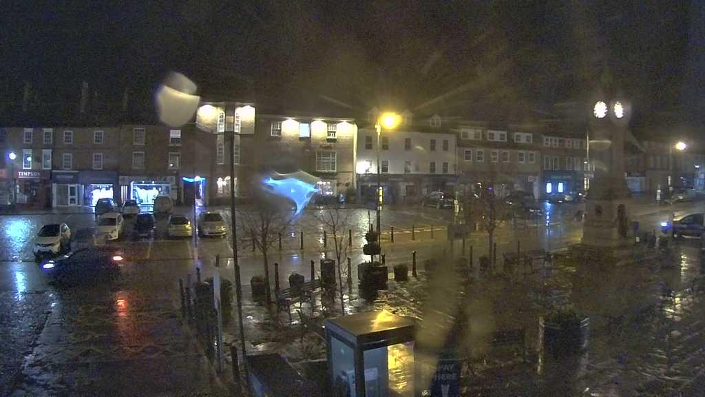 Thirsk webcam overlooking the Market Place