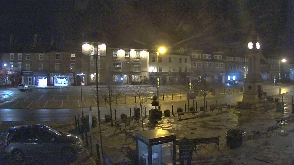 Thirsk webcam overlooking the Market Place