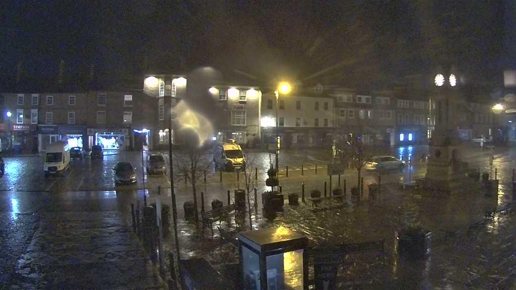 Thirsk webcam overlooking the Market Place