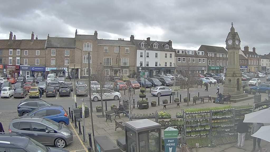 Thirsk webcam overlooking the Market Place