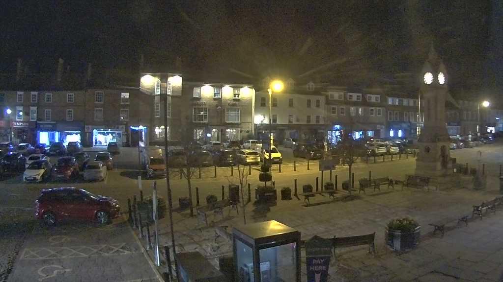 Thirsk webcam overlooking the Market Place